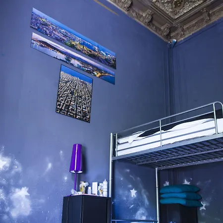 호스텔 Bed & Art